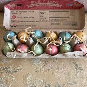 Decorative eggs